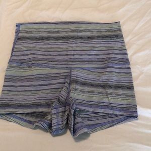 Size 4 cute lulu shorts